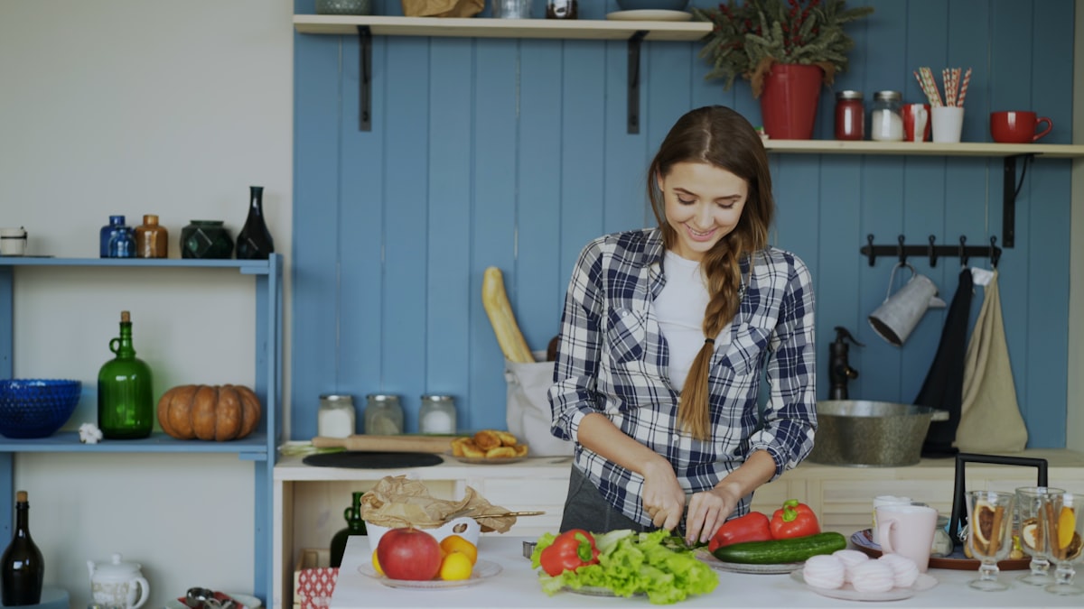 Protein-focused meal containers with grains and vegetables