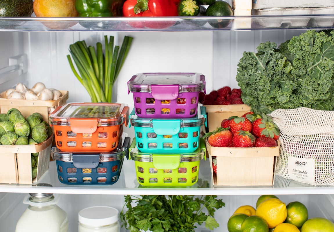 Breakfast prep ideas with whole grains, nuts, and fresh berries